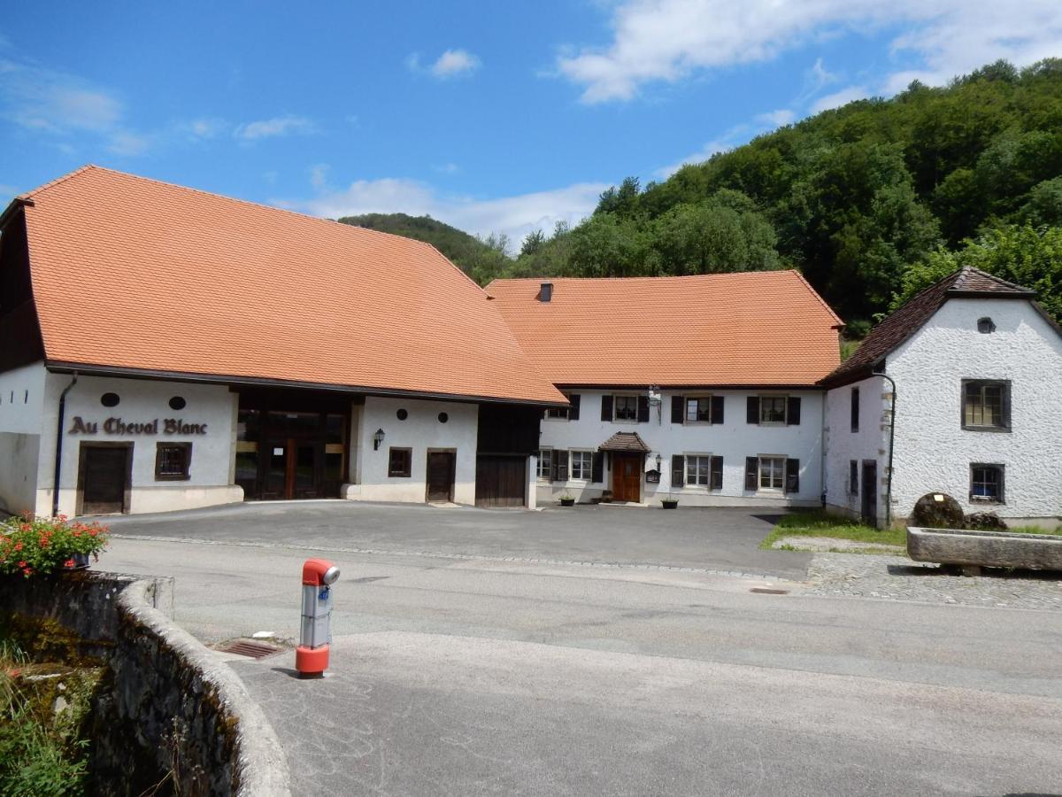 Au Cheval Blanc Asuel